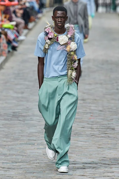 Look 7
